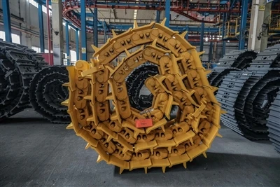 STONE crawler undercarriage txuas ntxiv nws txoj kev vam meej: qhov thib ob pawg ntawm 300-ton mi...